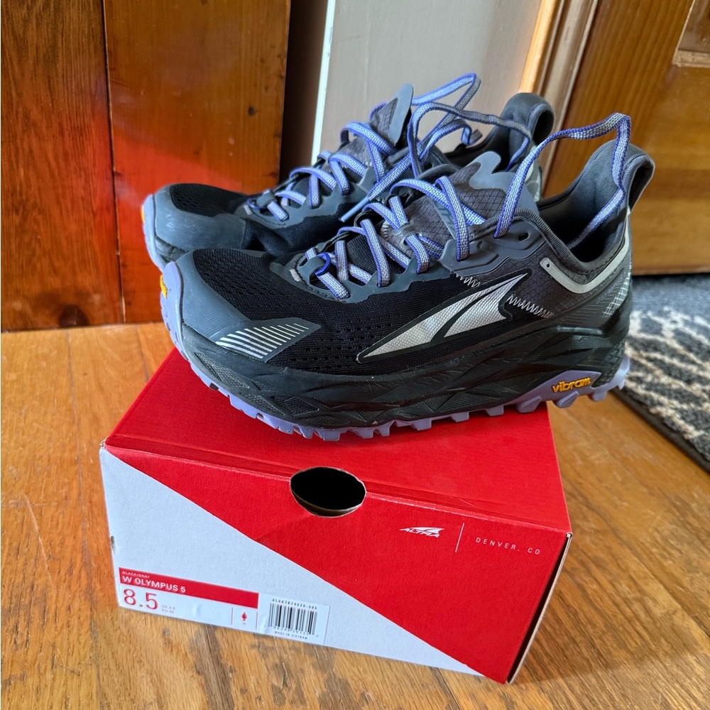 Altra Women’s Olympus 5